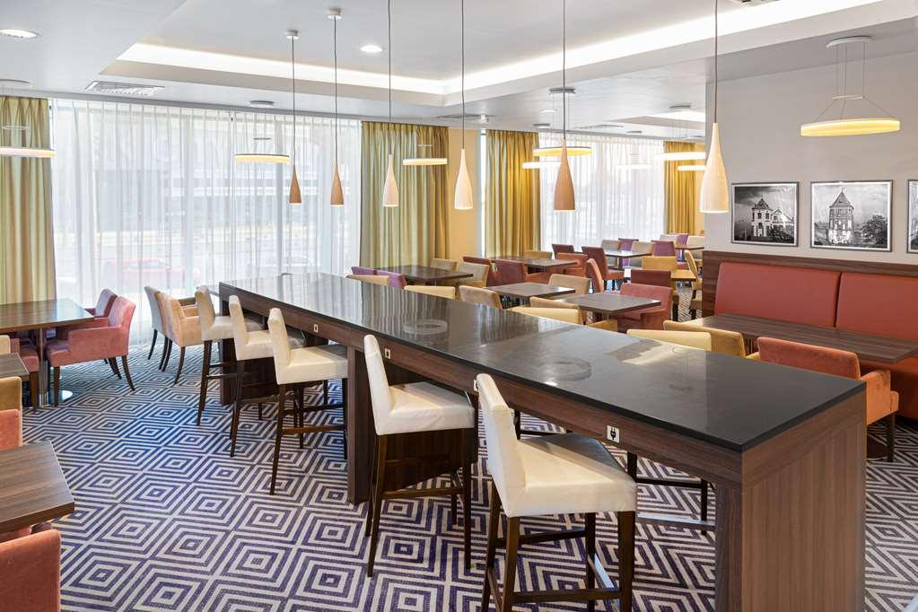 Hampton By Hilton Minsk City Centre Restaurante foto