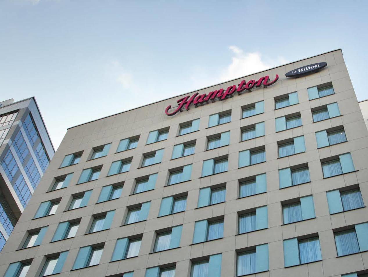 Hampton By Hilton Minsk City Centre Exterior foto